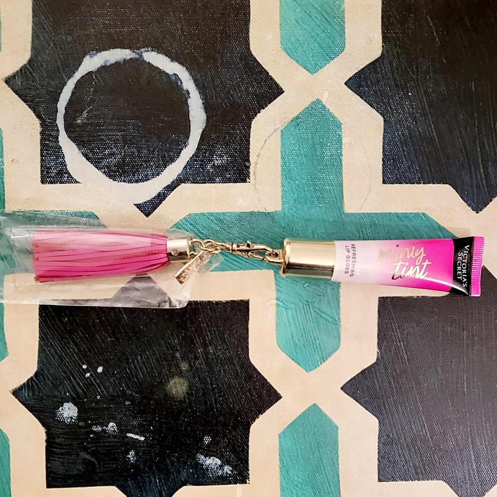 Victoria's Secret Minty Tint (Berry)
